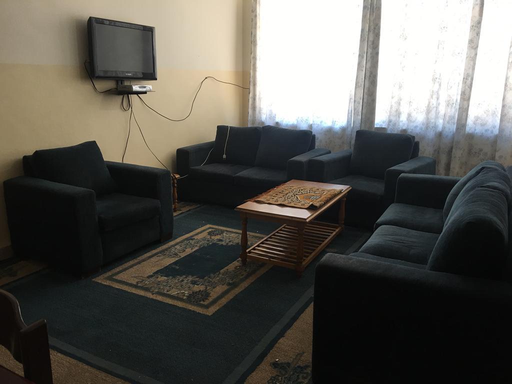 Aljazeera Hotel Apartments Amman Bagian luar foto